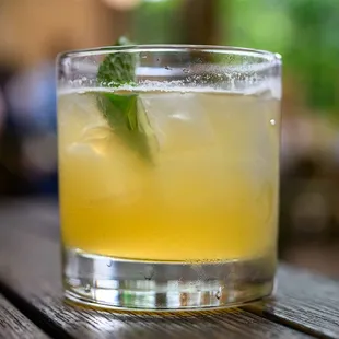 Lemonana Classic: Jim Beam Black, Mint, Lemon, Verbena