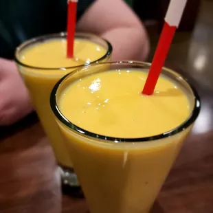 Mango lassis