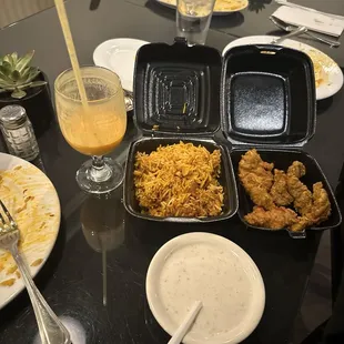 I had the Chicken biryani and chicken pakora and I had a mango Soft Drink