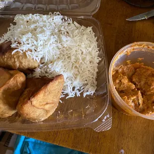 Chicken Tikka Masala comes with rice  Vegetable Samosa