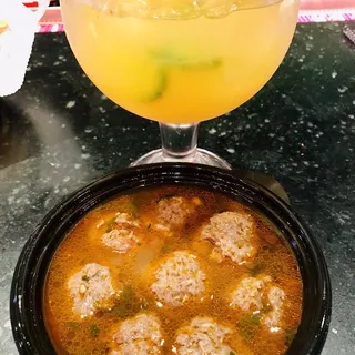 Caldo de Albondigas