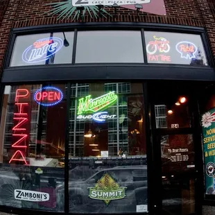 ZAMBONI'S PIZZA PIE!