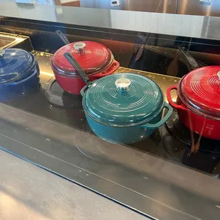 Attractive pots to keep food warm.