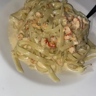 Crawfish Alfredo (very bland)