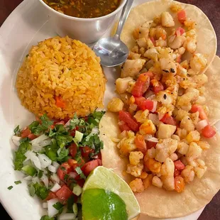 Tacos de pescado y camarones