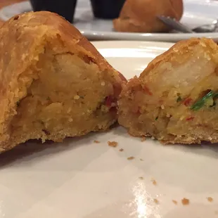 Samosa (vegi). Pretty tasty.