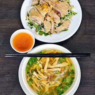 7. BÚN VỊT SÁO MĂNG GỎI
 Classic vermicelli noodle soup with sliced duck, salad and bamboo shoots