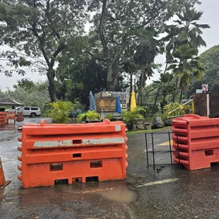 Zane's Simply Shrimp: parking lot entrance