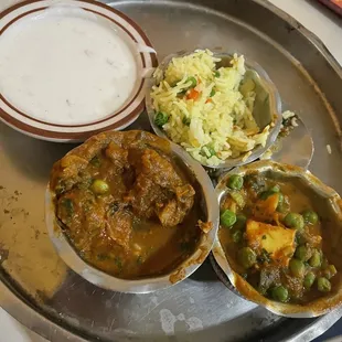 Curries in the non veg thali were not good and also small portions for the price