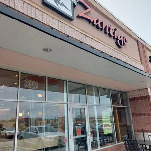 the outside of the restaurant