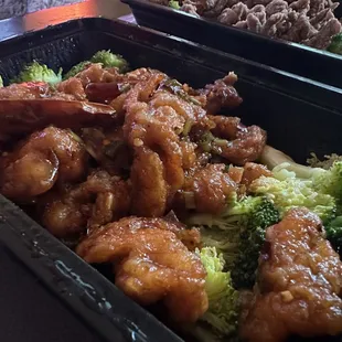 Yes, it is the General and his chicken.