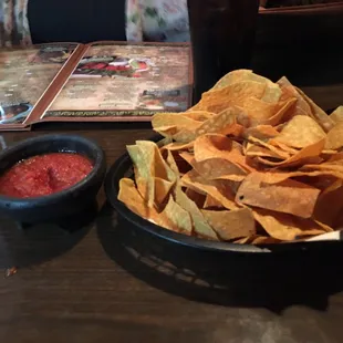 nachos and salsa