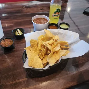 food, nachos