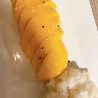 D8 Sticky rice with Mango roll