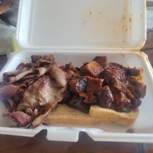 Siced beef and pork burnt ends 2 Meat Classic Plate
