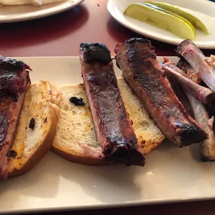 ows ribs on bread