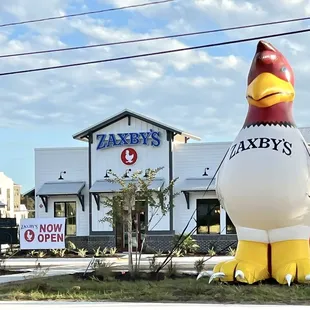 (*‿*) /ﾟ*:｡ﾟNow OPEN on Race Track Rd. Love that this NEW #Zaxby&apos;s is just around the corner from our driveway. #StJohnsCounty