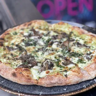 Mushroom pizza