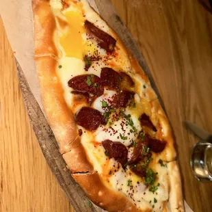 Flatbread (sausage and egg)