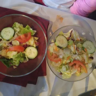 This is the picture of the salads we got. The one on the left is my husbands, half the size if mine.