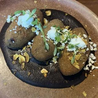 Croquetas de Platano y Mole