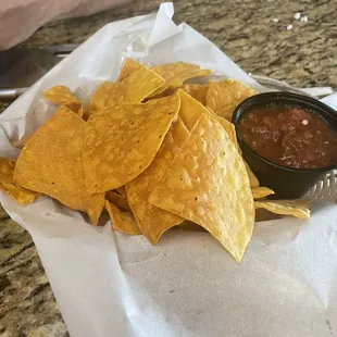 Chips and Chip - n - Salsa