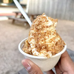 pineapple + buñuelo