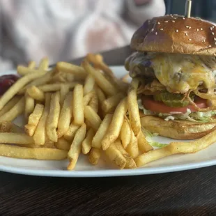 Cheeseburger and fries