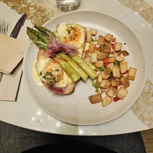 Eggs Benny