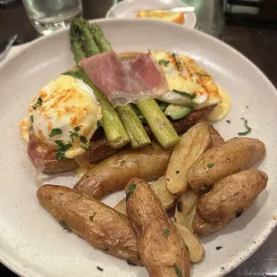 Eggs Benedict
