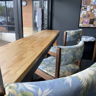 Front window seating