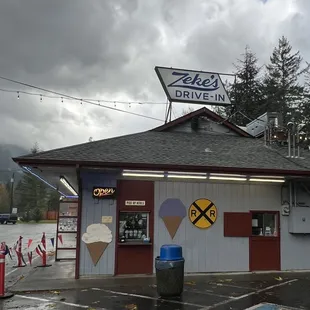 Zeek&apos;s is the place to eat on a rainy day.