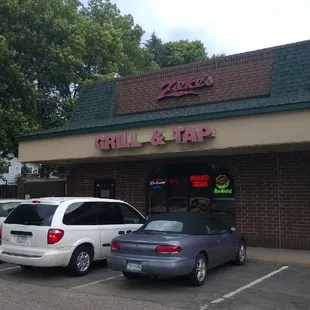 the outside of the restaurant