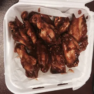 12 deliciously fried wings!