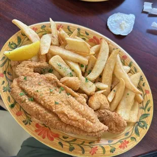 Fried Fish and Shrimps with fries. Everything was crispy and fresh tasting.