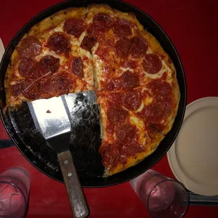 Large Pepperoni Pizza