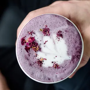 Cherry Blossom Latte // @NOMTASTICFOODS