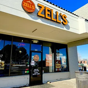 outside, pizza