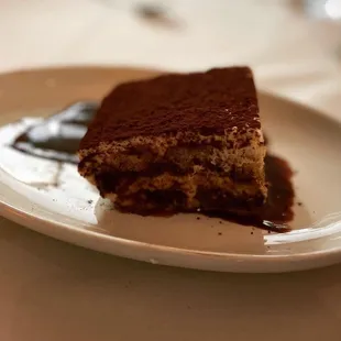 Tiramisu cake