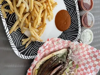 Nur  Market & Restaurant