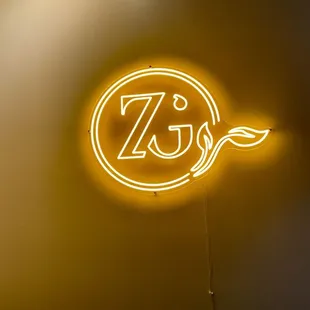 a neon sign with the letter z on it