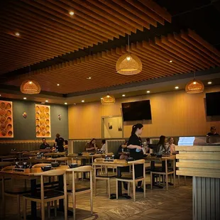 sushi and sashimi, interior