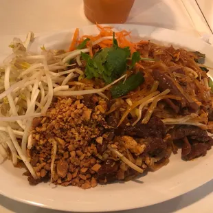 Pad Thai with beef--nom!