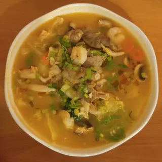 C5. Combination Noodle Soup