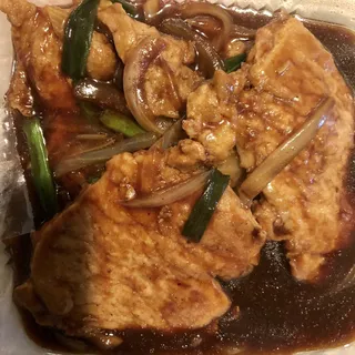 F2. Braised Pork Spare Ribs with Scallion