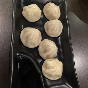 Steamed Shanghai Pork Soup Dumpling (6pcs)