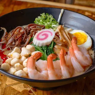 T5. Tonkotsu Spicy Seafood Miso Ramen