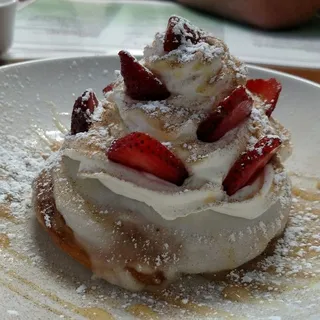 Daily Made Cinnamon Roll All Day Breakfast