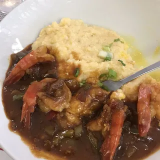 Cheesy Shrimp and Grits