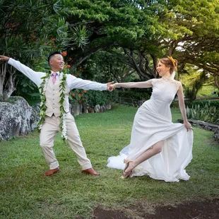 Bride and Groom at the upper Paliku Garden area.